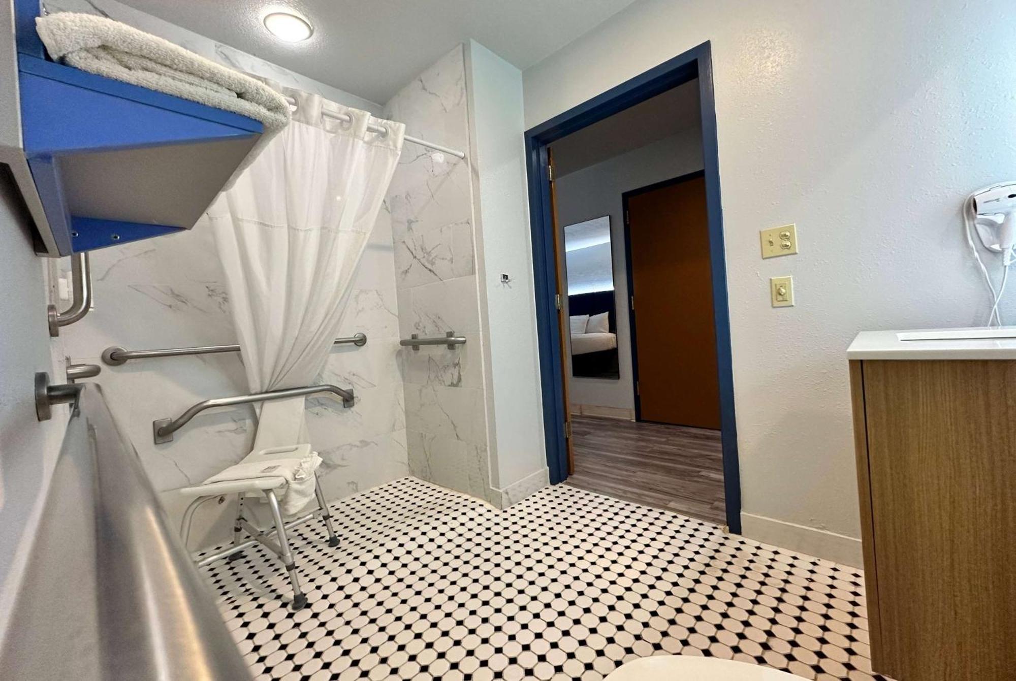 Microtel & By Wyndham - Pet Friendly Motel 2*