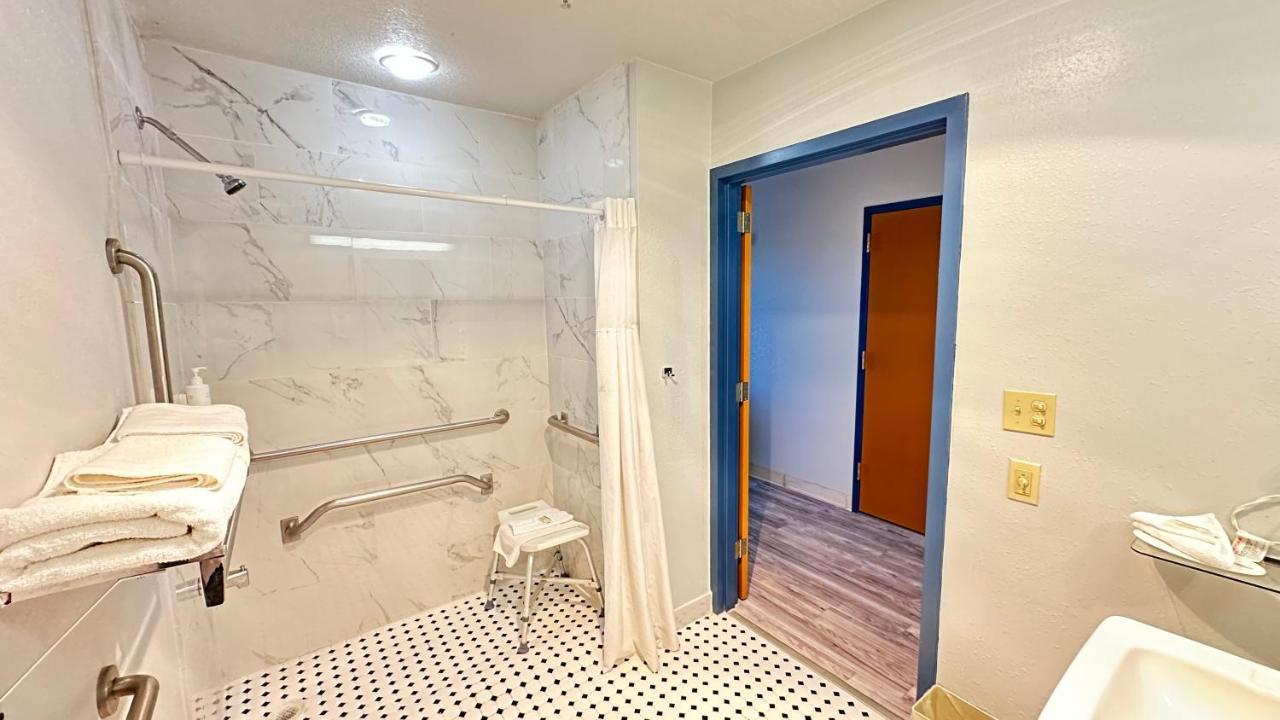 Microtel & By Wyndham - Pet Friendly Motel 2*