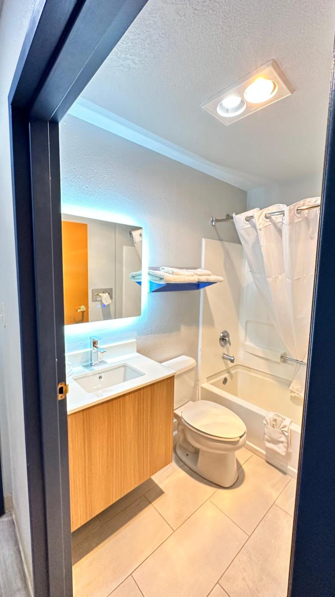 Microtel & By Wyndham - Pet Friendly Motel 2*