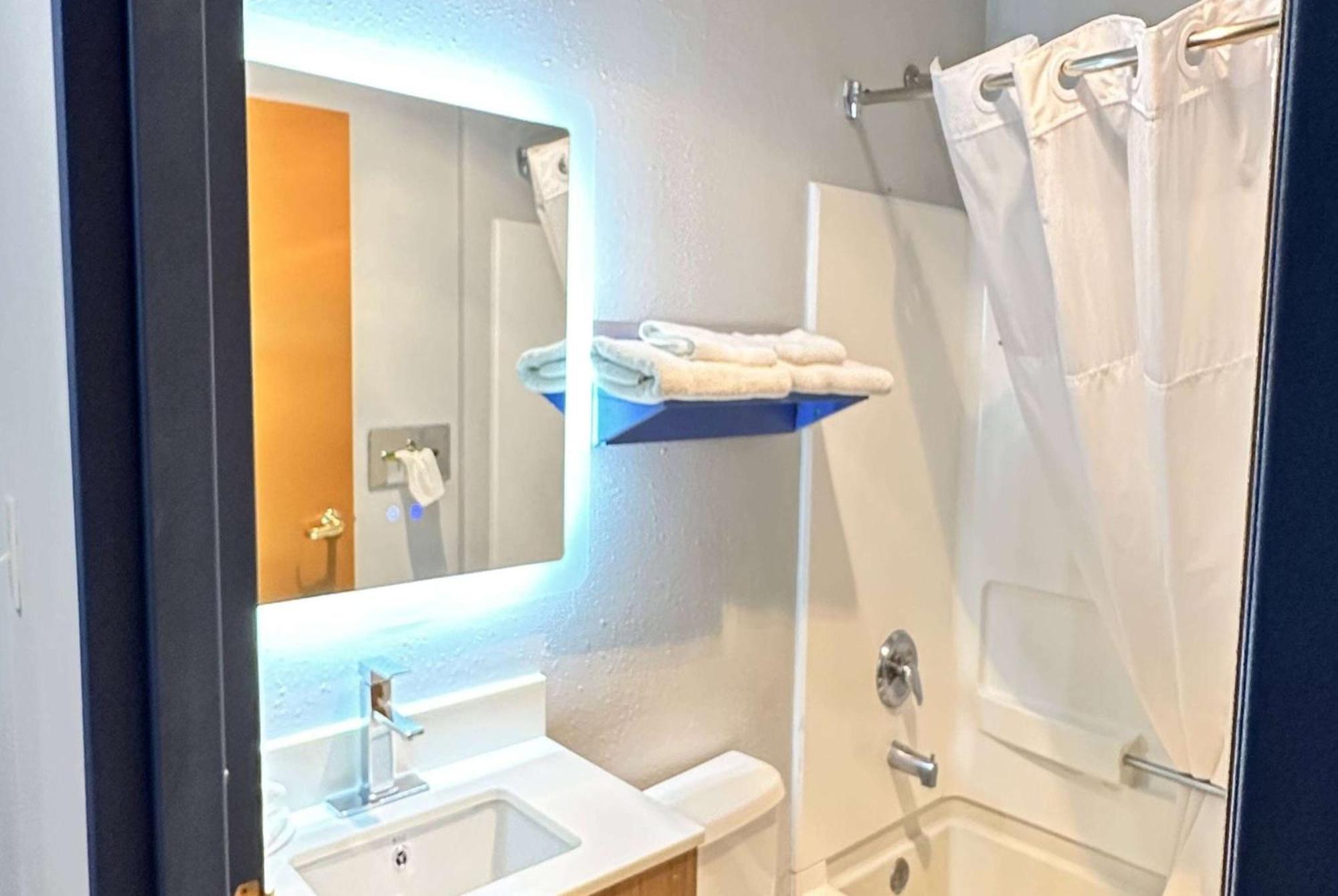Microtel & By Wyndham - Pet Friendly